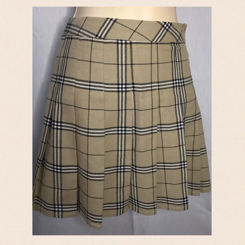 *Factorie* Size 12 Pleated check skirt in Alicia Neutral. - Picture 2 of 7